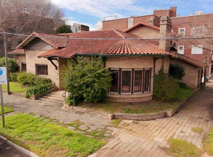 Casa · 223m² · 5 Ambientes · 1 Cochera