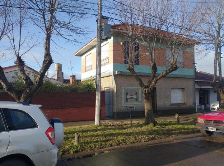 Casa · 205m² · 5 Ambientes · 3 Cocheras