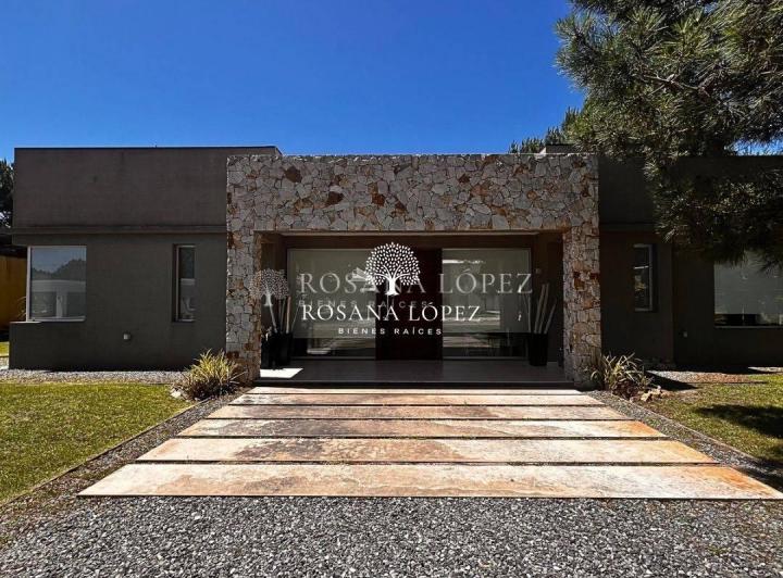 Casa · 263m² · 5 Ambientes