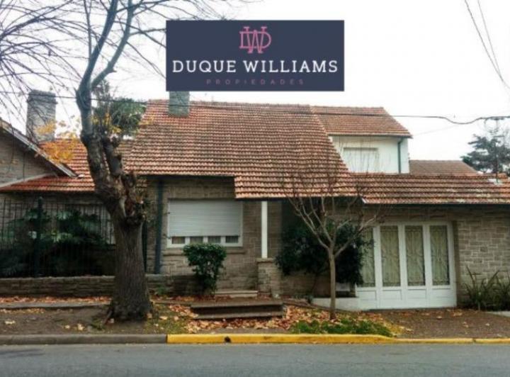 Casa · 180m² · 2 Cocheras
