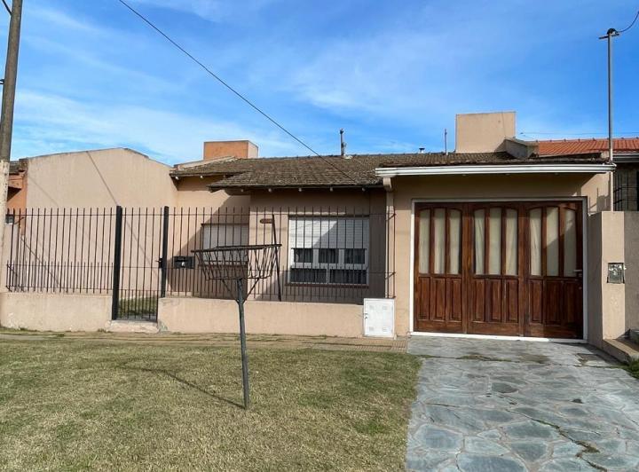 Casa · 95m² · 3 Dormitorios · 2 Cocheras