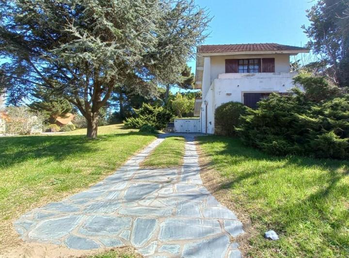 Casa · 75m² · 2 Dormitorios · 2 Cocheras