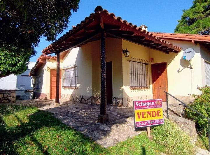Casa · 165m² · 6 Ambientes · 2 Cocheras