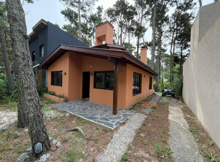 Casa · 95m² · 3 Ambientes · 1 Cochera