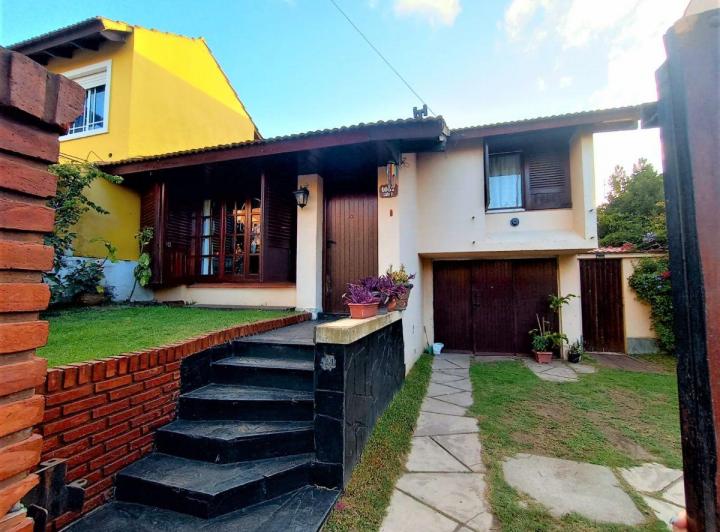 Casa · 163m² · 4 Ambientes · 1 Cochera