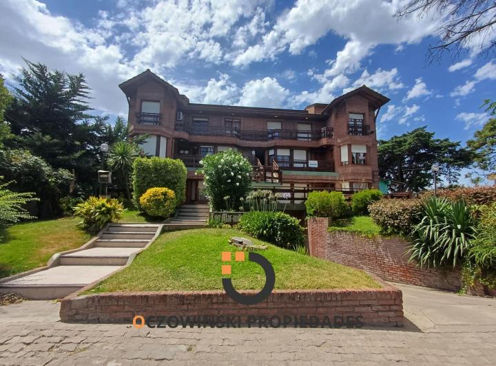 Casa · 105m² · 4 Ambientes · 1 Cochera