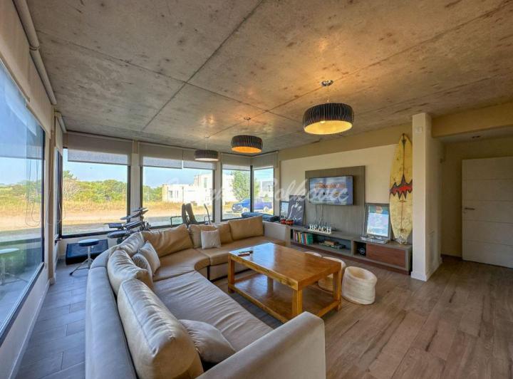 Casa · 210m² · 5 Ambientes · 1 Cochera