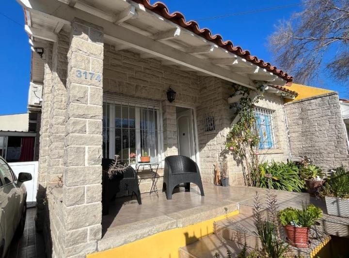 Casa · 142m² · 3 Ambientes · 2 Cocheras