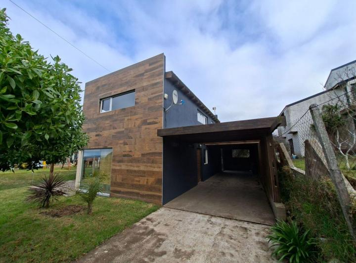Casa · 120m² · 3 Ambientes · 2 Cocheras