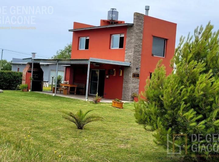 Casa · 70m² · 3 Ambientes · 2 Cocheras