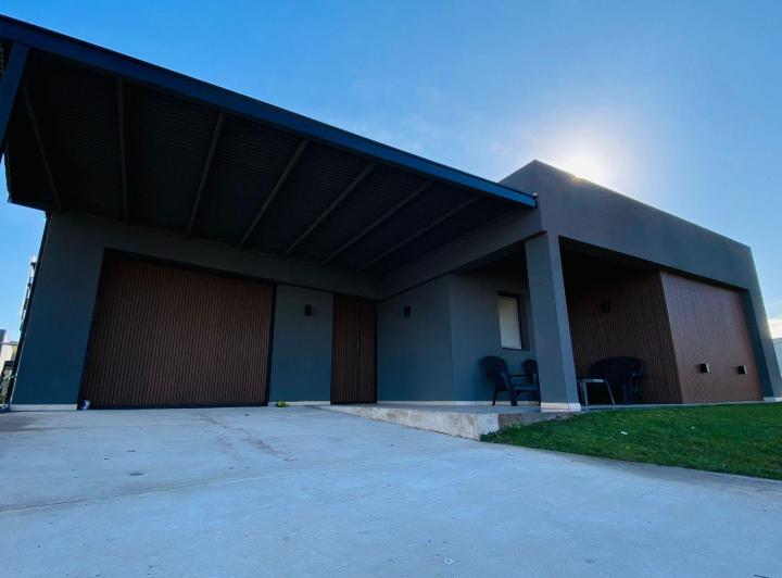 Casa · 224m² · 4 Ambientes · 1 Cochera