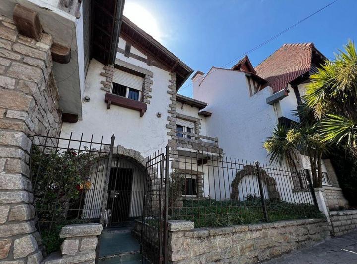 Casa · 380m² · 22 Ambientes