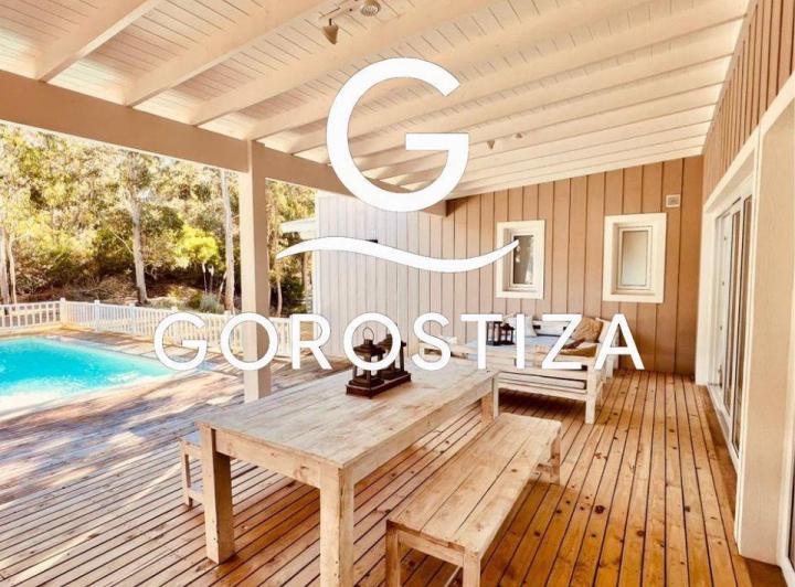 Casa · 240m² · 6 Ambientes