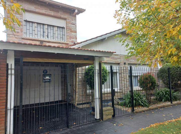 Casa · 205m² · 5 Dormitorios · 1 Cochera