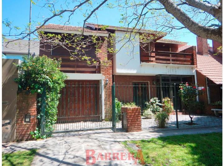 Casa · 280m² · 5 Ambientes · 2 Cocheras