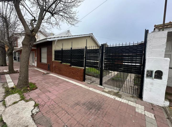 Casa · 97m² · 2 Ambientes · 1 Cochera