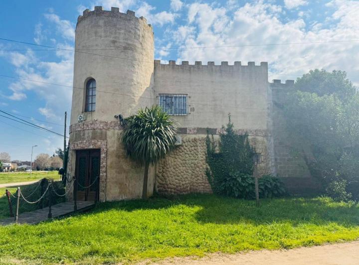 Casa · 230m² · 6 Ambientes