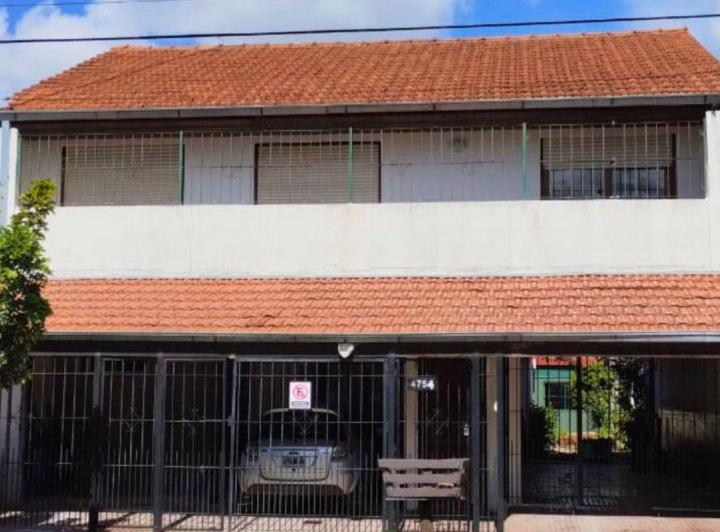 Casa · 250m² · 6 Ambientes · 3 Cocheras