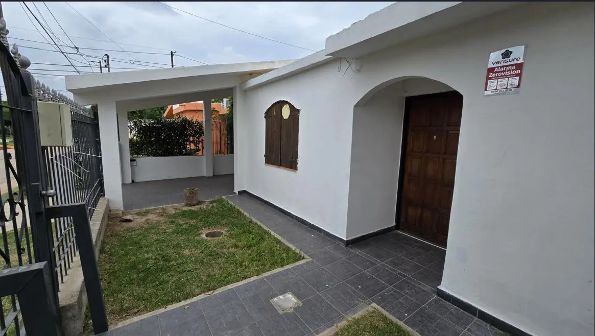 Casa 3 dormitorios -Escritura- APTO CREDITO  Barrio Parque Futura-Zona Sur