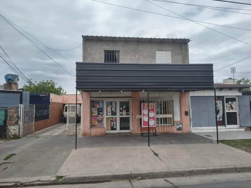 Santa Isabel - Casa con Local Comercial