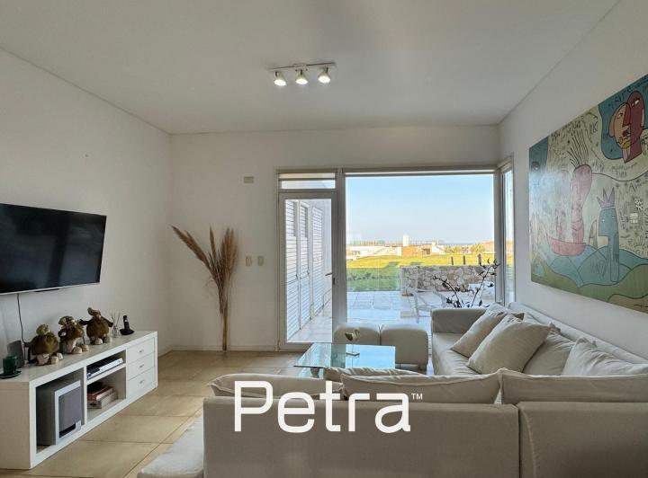 Departamento · 90m² · 4 Ambientes · 2 Cocheras