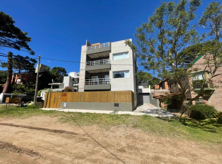Departamento · 60m² · 2 Ambientes · 1 Cochera