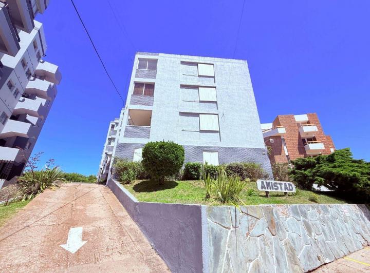 Departamento · 10m² · 3 Ambientes · 1 Cochera