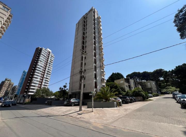 Departamento · 89m² · 4 Ambientes · 1 Cochera