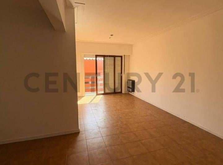 Departamento · 70m² · 4 Ambientes · 1 Cochera