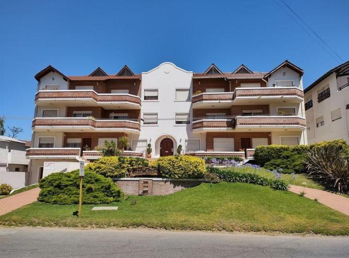 Departamento · 40m² · 2 Ambientes · 1 Cochera