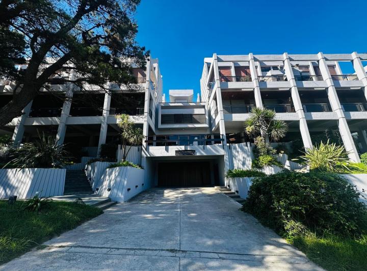 Departamento · 81m² · 3 Ambientes · 2 Cocheras