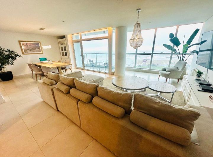 Departamento · 170m² · 4 Ambientes · 2 Cocheras