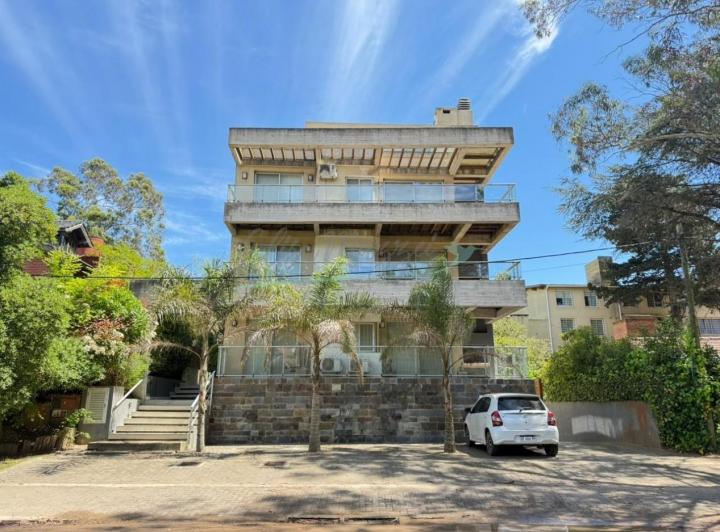 Departamento · 61m² · 3 Ambientes · 1 Cochera