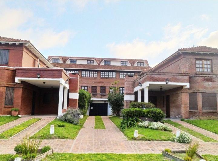 Departamento · 800m² · 4 Ambientes · 1 Cochera