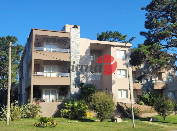 Departamento · 60m² · 2 Dormitorios · 1 Cochera