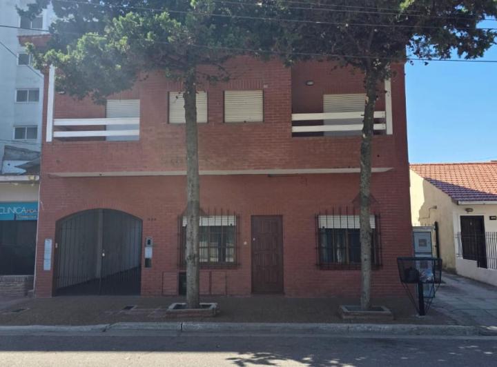 Departamento · 220m² · 3 Ambientes · 4 Cocheras