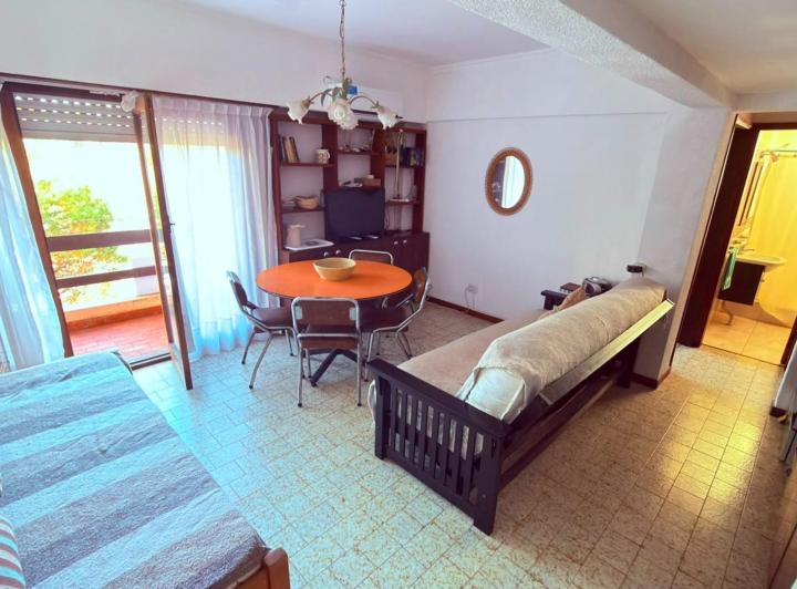 Departamento · 48m² · 2 Ambientes · 1 Cochera