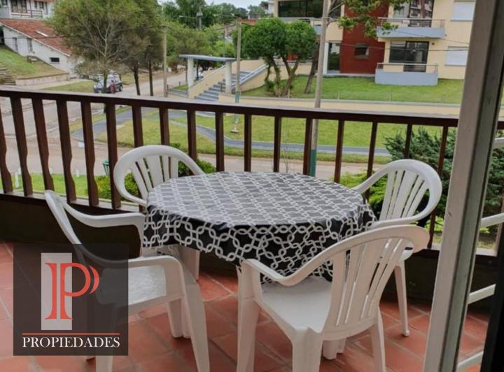 Departamento · 80m² · 4 Ambientes · 2 Cocheras