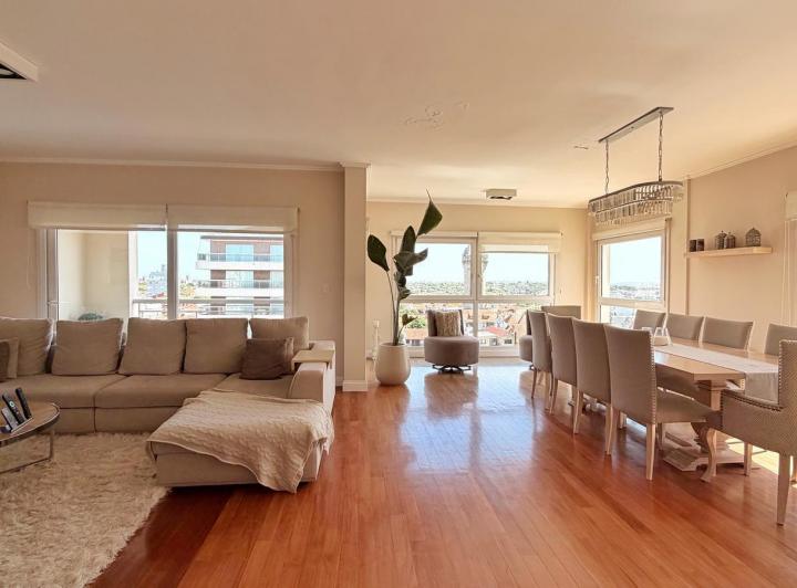 Departamento · 135m² · 4 Ambientes · 2 Cocheras