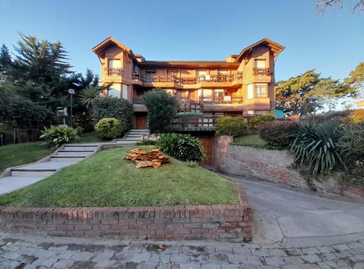Departamento · 68m² · 4 Ambientes · 1 Cochera