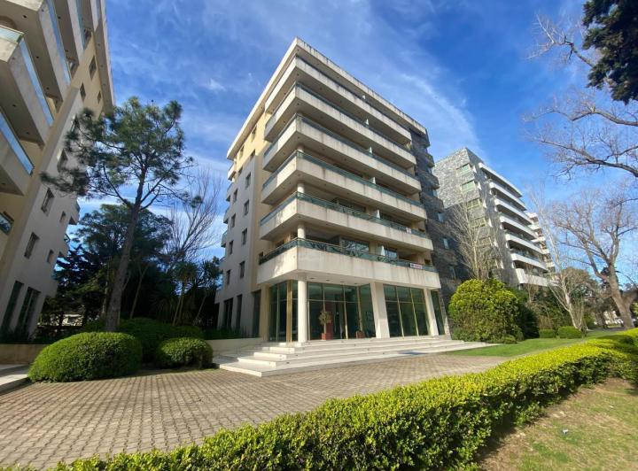 Departamento · 80m² · 3 Ambientes · 1 Cochera