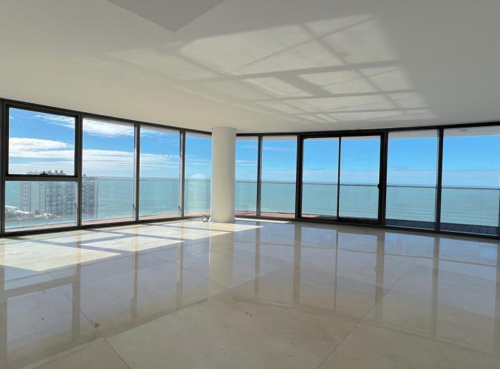 Departamento · 247m² · 4 Ambientes · 2 Cocheras