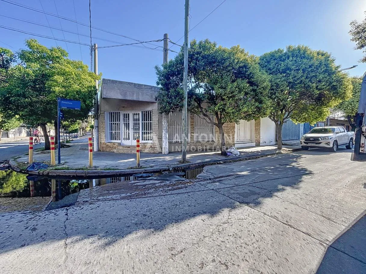 Casa  Galpón  Local Comercial en Venta B Nueva Italia