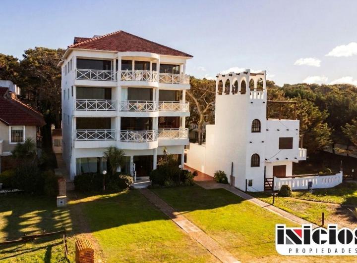 Departamento · 49m² · 2 Ambientes · 1 Cochera