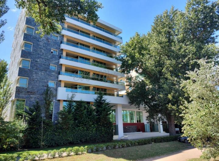 Departamento · 130m² · 4 Ambientes · 1 Cochera
