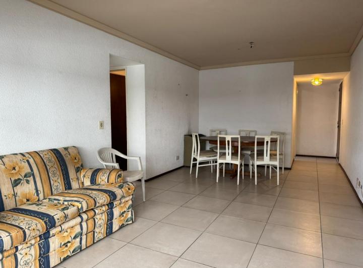 Departamento · 90m² · 6 Ambientes · 1 Cochera