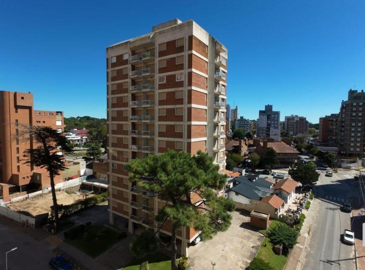Departamento · 90m² · 4 Ambientes · 1 Cochera