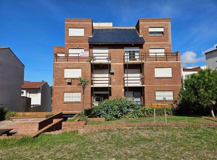 Departamento · 49m² · 2 Ambientes · 1 Cochera
