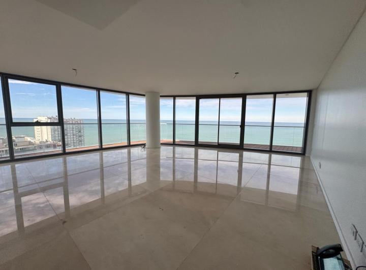 Departamento · 247m² · 4 Ambientes · 2 Cocheras