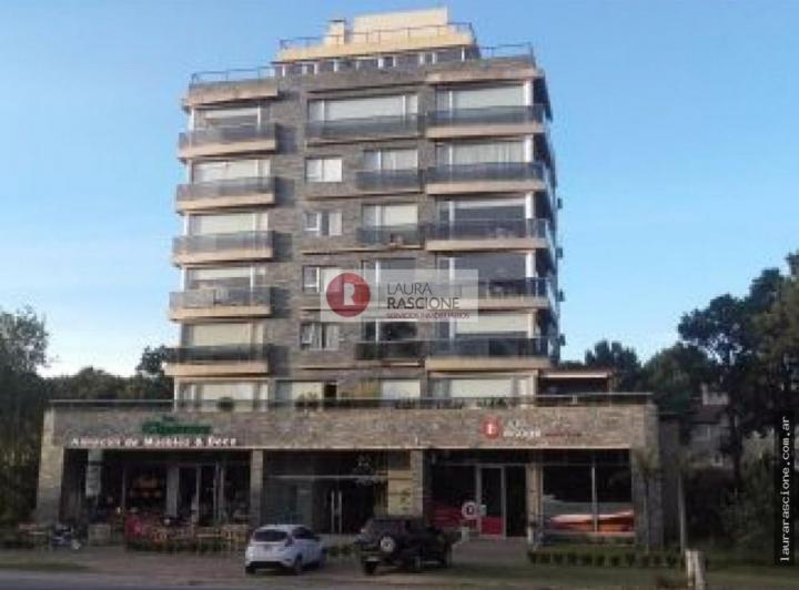 Departamento · 130m² · 4 Ambientes · 1 Cochera